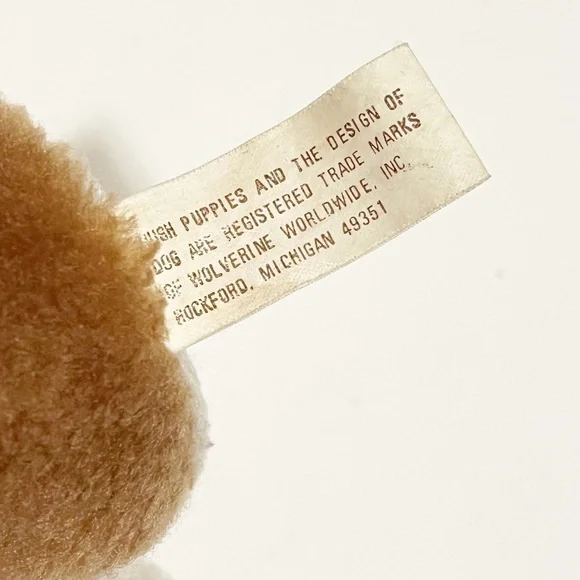 Vintage 1980’s Hound Dog Brown & white Hush Puppies Dog Stuffed Plush. Size 4" - Picture 7 of 10